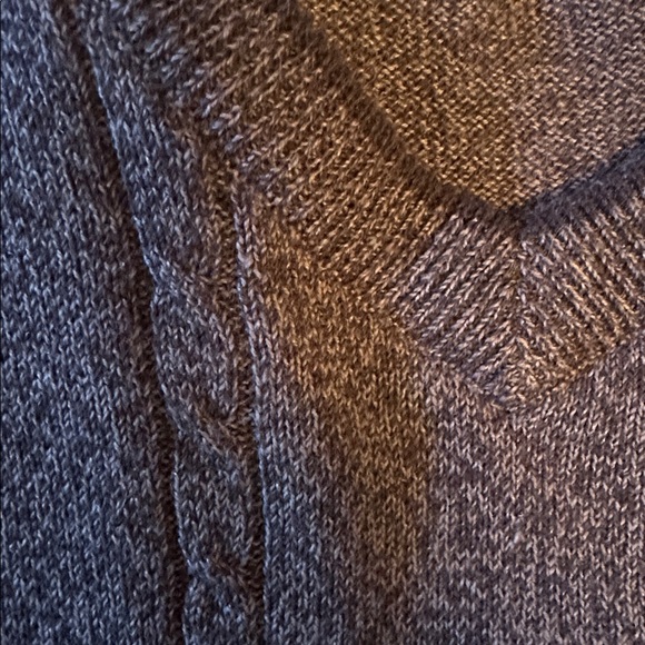 NWT Geoffrey Beene Cotton Dark Grey V Neck Sweater Medium - Picture 11 of 11